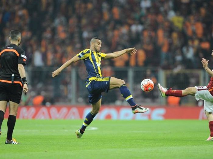 Ali Sami Yen Spor Kompleksi TT Stadyumu Stadı Saha İçi Reklam Çalışması